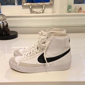 Nike Kids White and Black Sneakers